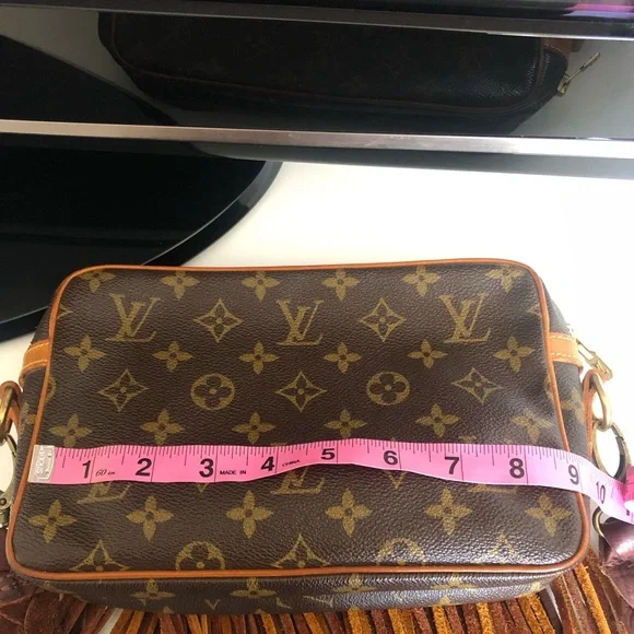 LOUIS VUITTON CROSSBODY - Picture 4 of 11